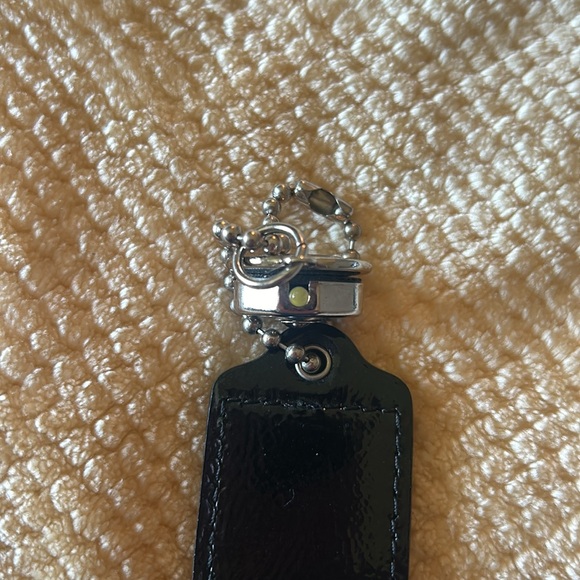 COACH SKINNY SCARF AND BAG TAG - Picture 11 of 12